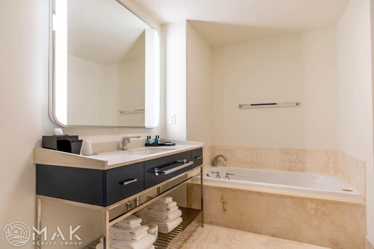 Fontainebleau Resort High Floor W Ocean Views Miami Beach Exterior foto